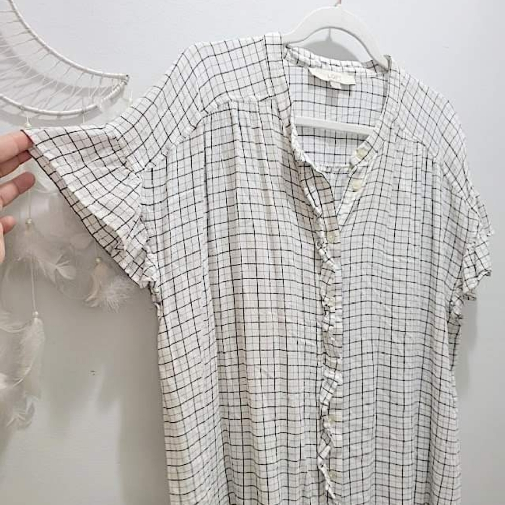 ▫️checkered plaid flutter blouse▫️
